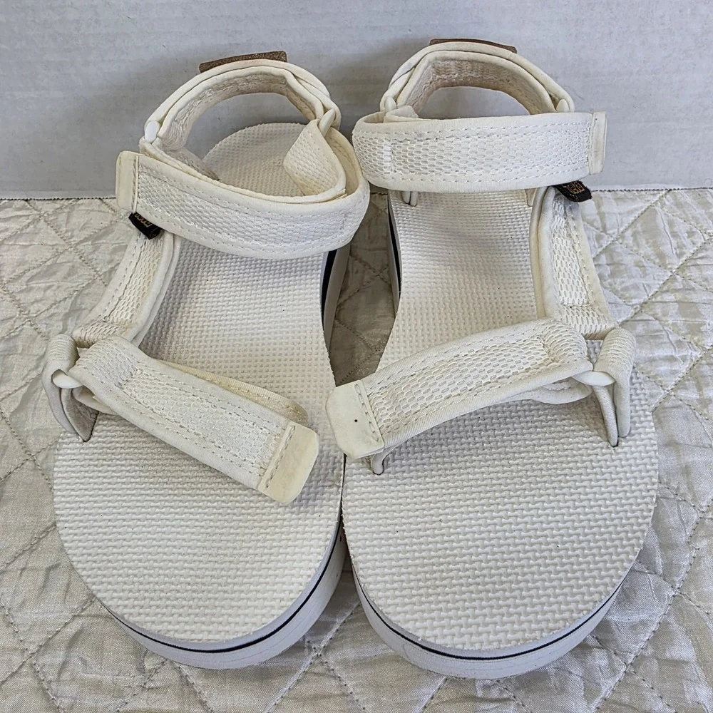 Teva Women's Platform Universal Mesh Sandal Size 6 Platform White Festival